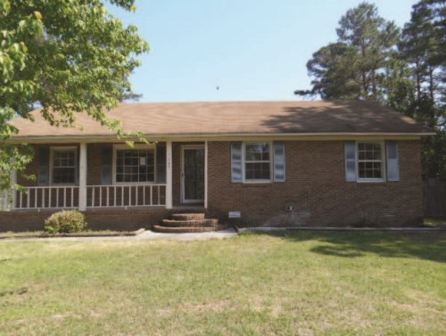 3819 Pinetree Dr