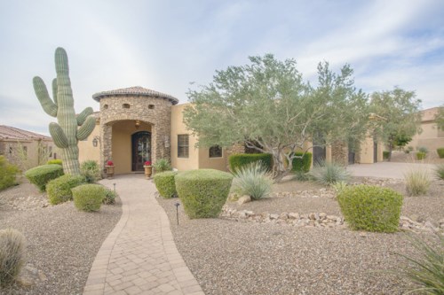 3240 N Ladera