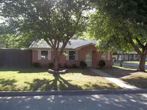2446 Donna Dr