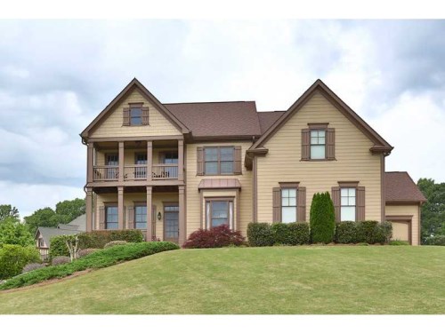6310 Lakeaires Drive