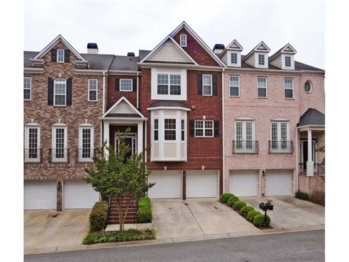 Unit 16 - 3004 Woodwalk Drive Se