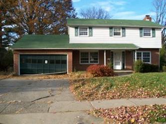 1527 Bayberry Ln