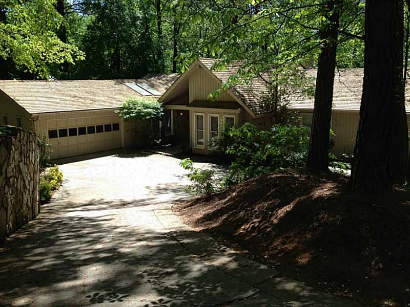 9341 Huntcliff Trace
