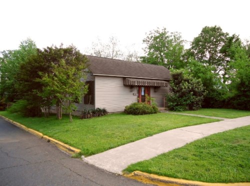 201 Oaklawn Street