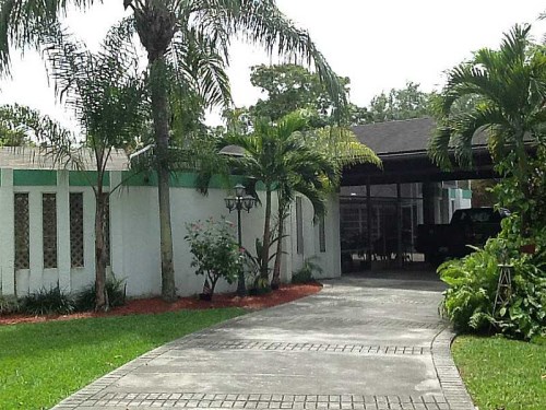 6910 SW 145 TE