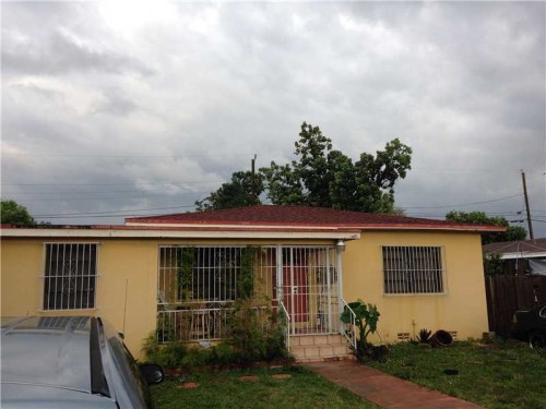 945 SW 72 AV