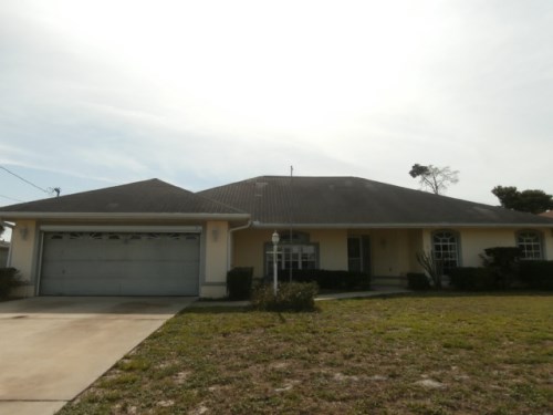 1620 April Ave
