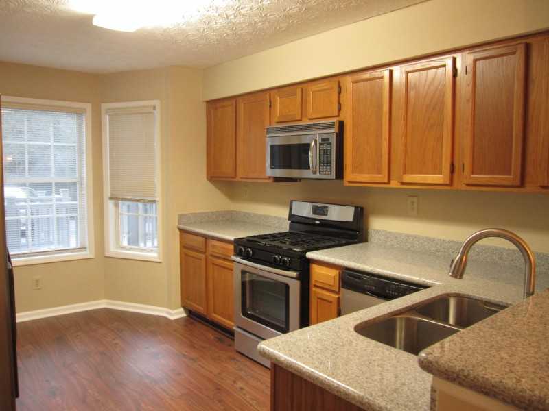 Unit 4455 - 4455 Pineridge Circle