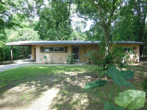 418 Essex Dr.
