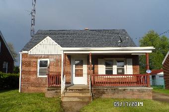 2826 Coventry Blvd NE