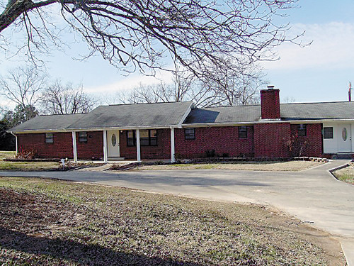 660 N White Pine Rd