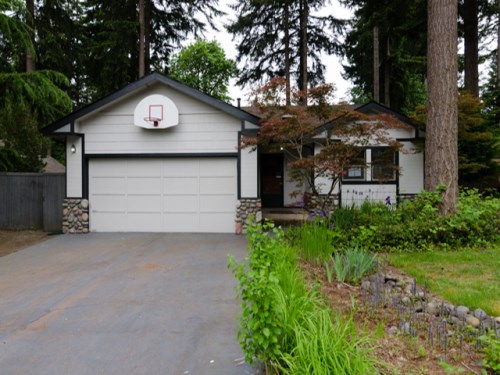 1606 Diamond Loop SE