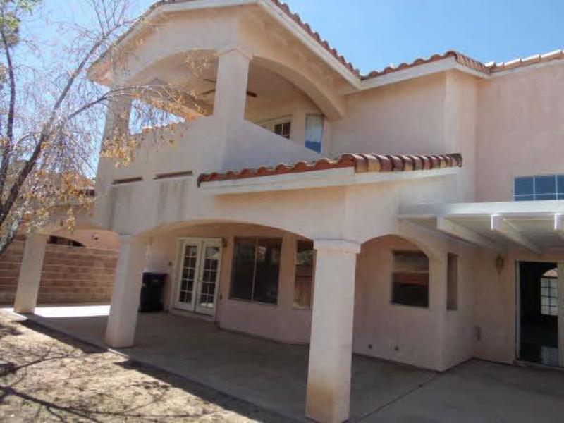 906 Crowfoot Circle