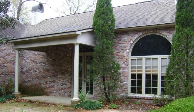 933 Crown Way