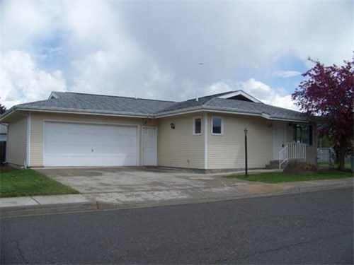 922 Lynn Ln