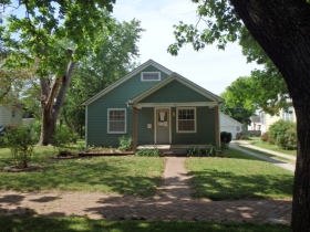 805 E Peoria St