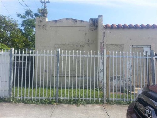 1220 NW 28 ST