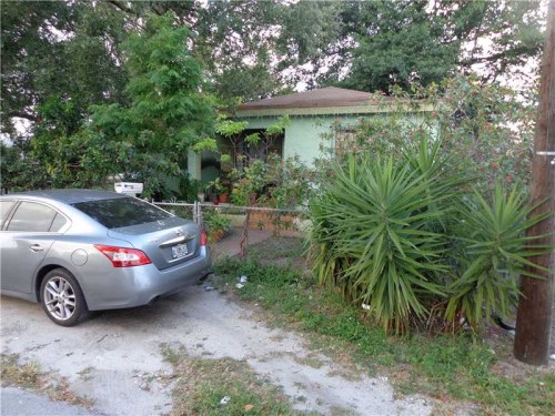 7312 NW 17 CT