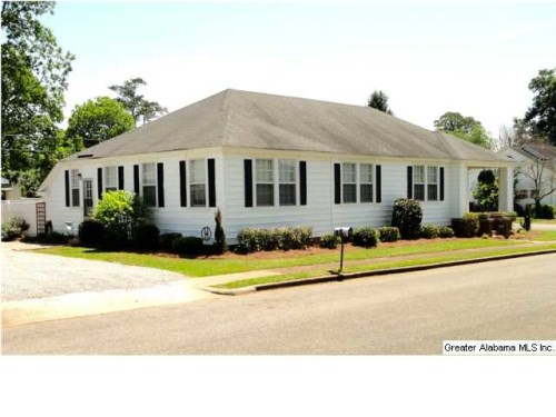 122 W ROBERTS AVE