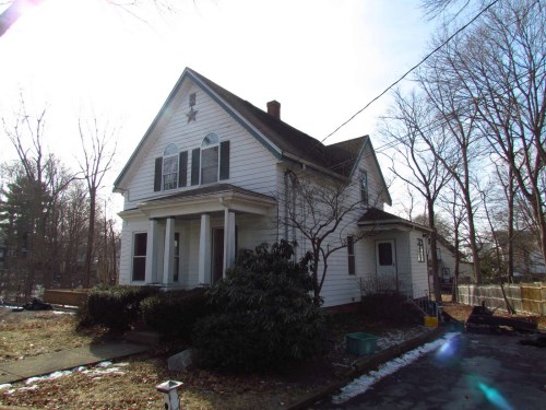 28 Hollis St