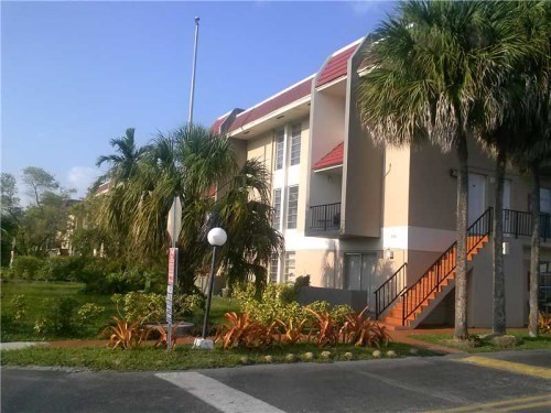 3901 SW 109 AV # 11 C