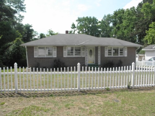 1511 S Lee Dr