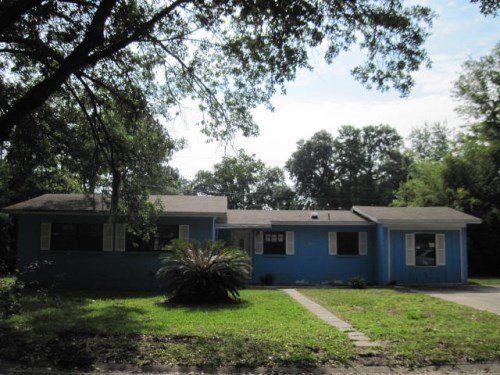 3811 NE 11th Ter