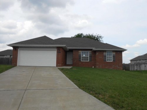 1045 S Red Cedar Ave