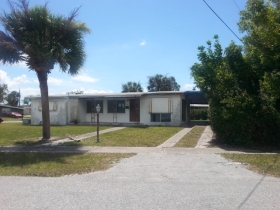 3289 Crestwood Dr