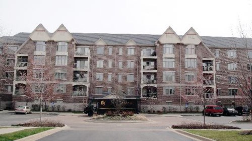 425 Village Green #202