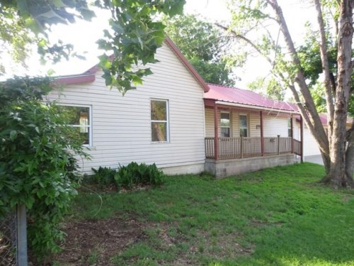 1302 E Grayson Ave