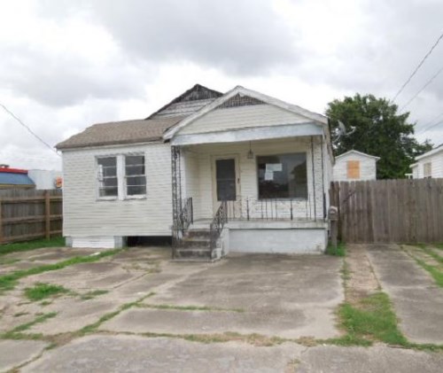 1051 Ave D