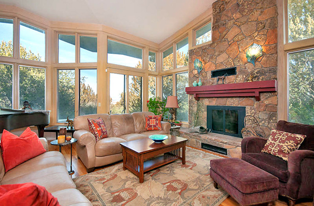 2528 S Quail Run