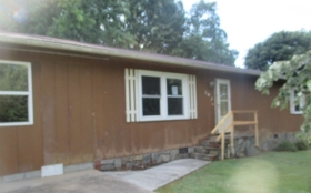 102 Lakeview Drive E