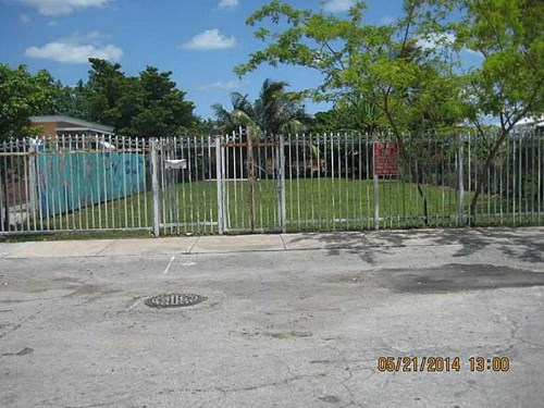 1011 NW 21 CT