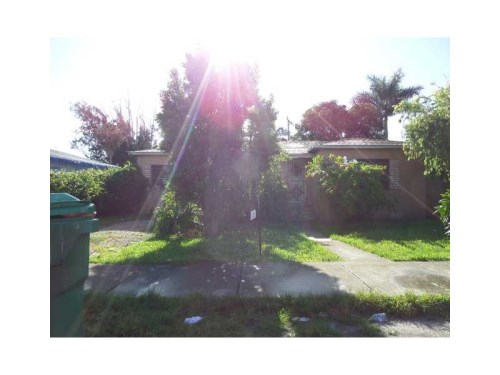 9211 NW 15 AV