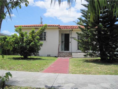 5880 SW 5 ST
