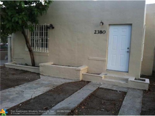 2380 NW 34 ST