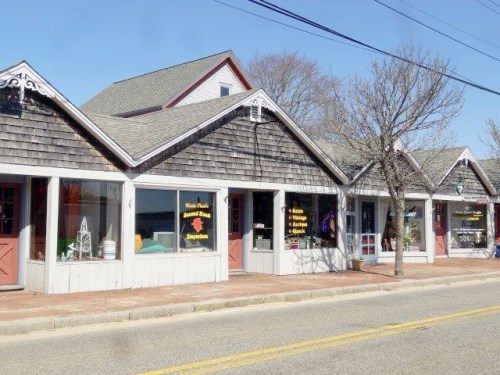 668 Main St