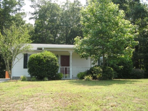 631 Cash Rd NE