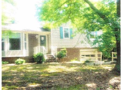 8211 Country Cir