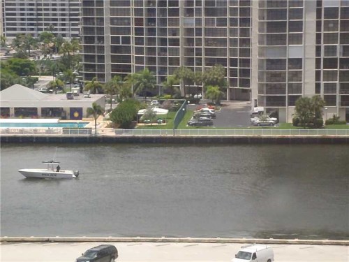 3505 S OCEAN DR # 905