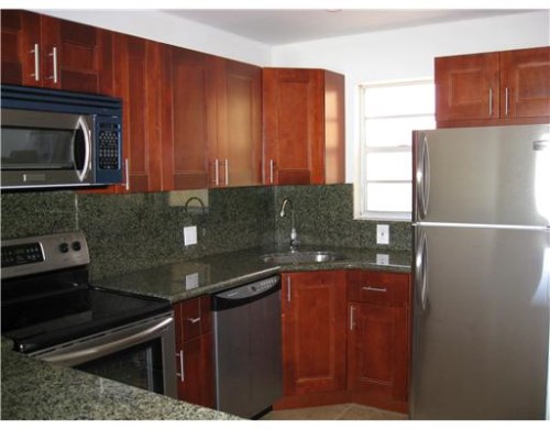 855 EUCLID AV # 404