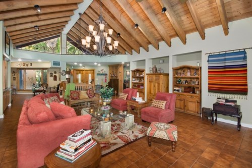 9800 SW 85 AV