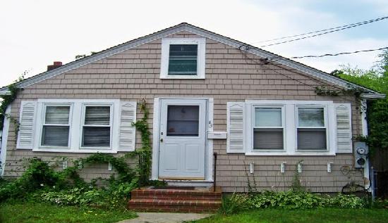 43 Circuit Avenue