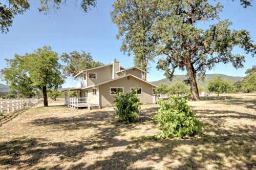 20511 Santa Barbara Avenue