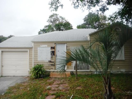 801 RIDGEWOOD DR