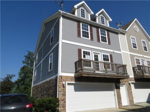 1104 Flagstone Ln