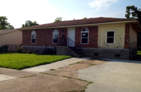 5812 Segnette Drive
