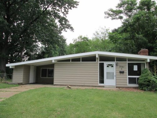 7041 Woody Ct